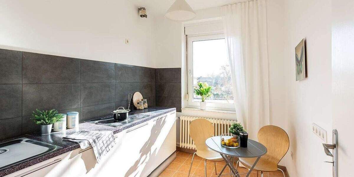 Mit den (Groß)Eltern unter einem Dach? Gartenanteil und 2 Garagen inklusive! 7 zimmer