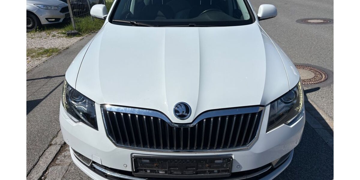 Skoda Superb 248.000 km 7.900 &euro; Burgthann-Oberferrieden 90559