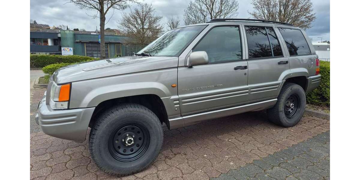 Jeep Grand Cherokee 124.311 km 9.999 &euro; Stuttgart, Landeshauptstadt 70193
