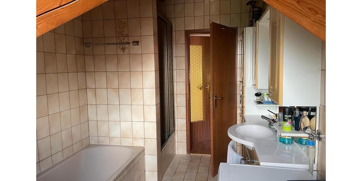 Dachgeschoßwohnung Singen (Hohentwiel) - 3 Zimmer, 83 m&sup2;, 249.000&euro; | Angebot:25249823