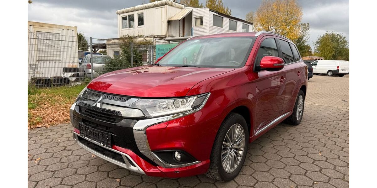 Mitsubishi Outlander 268.580 km 11.990 &euro; Hamburg 20539