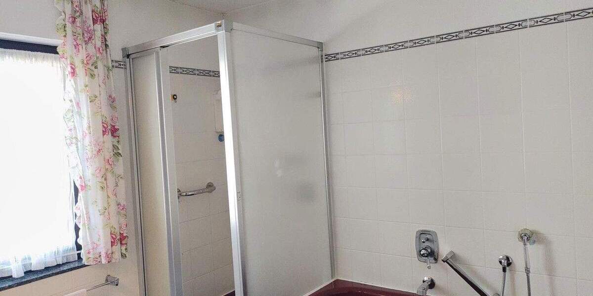 Reihenmittelhaus Bonn Muffendorf - 7 Zimmer, 220 m&sup2;, 695.000&euro; | Angebot:24369985