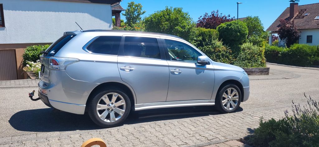 Mitsubishi Outlander 253.400 km 6.400 &euro; Oestrich-Winkel 65375