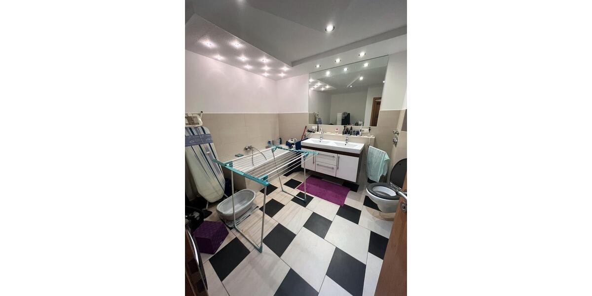 Etagenwohnung Würzburg Heuchelhof - 4 Zimmer, 107 m&sup2;, 320.000&euro; | Angebot:27243404