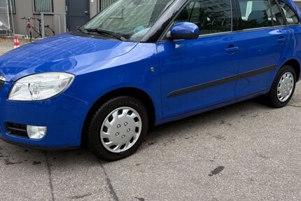 Skoda Fabia 187.111 km 2.500 &euro; München 80636