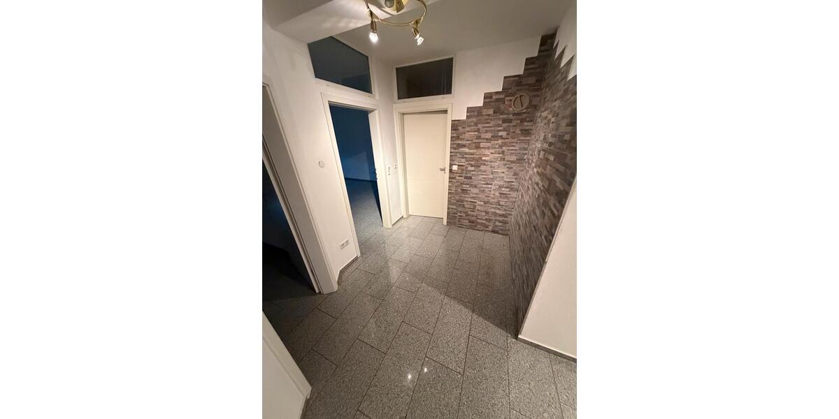 Erdgeschoßwohnung Schmelz - 5 Zimmer, 105 m&sup2;, 800&euro; | Angebot:26393242