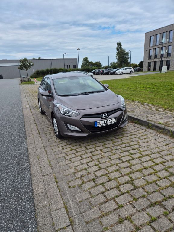 i30