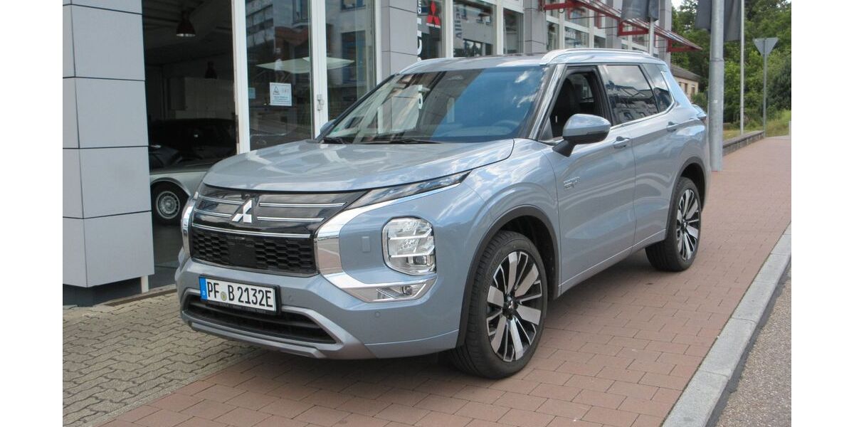 Mitsubishi Plug-in Hybrid Outlander 2.000 km 53.990 &euro; Niefern 75223