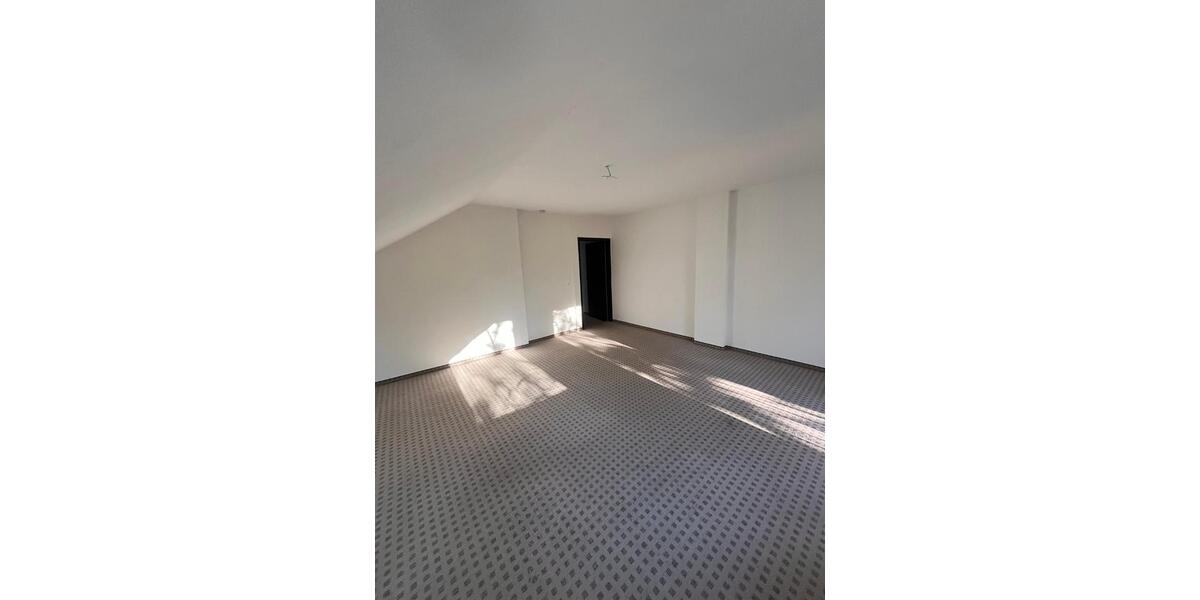 Doppelhaushälfte Torgau - 4 Zimmer, 145 m&sup2;, 1.015&euro; | Angebot:23598489