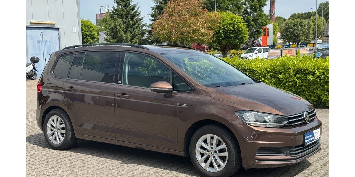 VW Touran 138.576 km 16.400 &euro; Alsdorf 52477