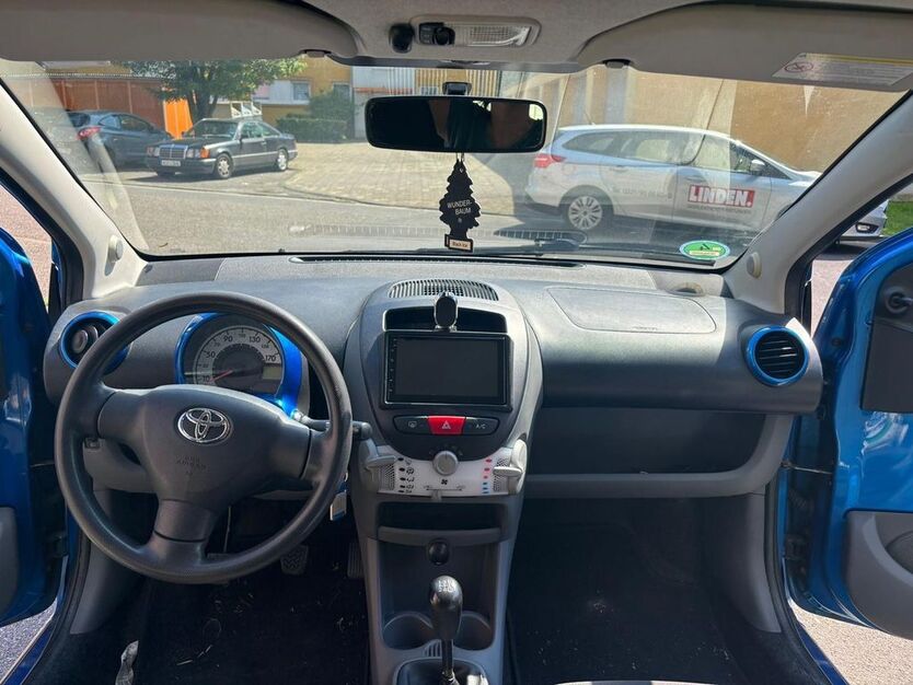 Toyota Aygo (X) 193.000 km 1.950 € Köln 50827