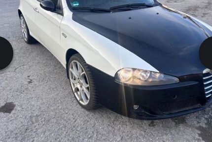 Alfa Romeo 147 99.000 km 2.490 € Waiblingen 71336