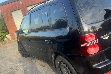 VW Touran 324.000 km 3.000 &euro; Nortrup 49638