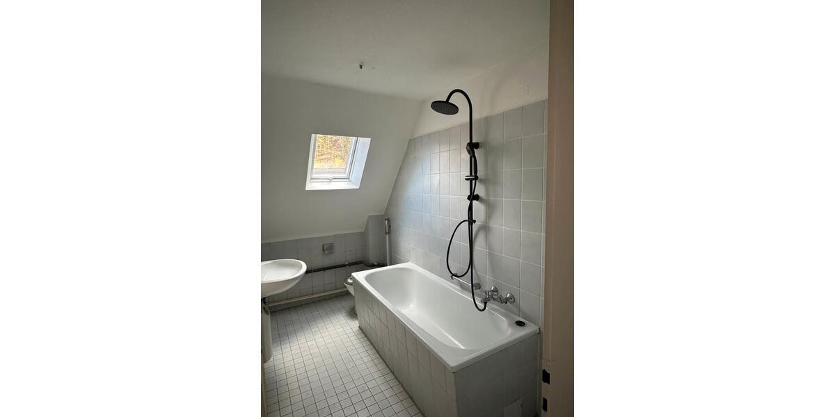 Dachgeschoßwohnung Siegen - 3 Zimmer, 61 m&sup2;, 550&euro; | Angebot:26248862