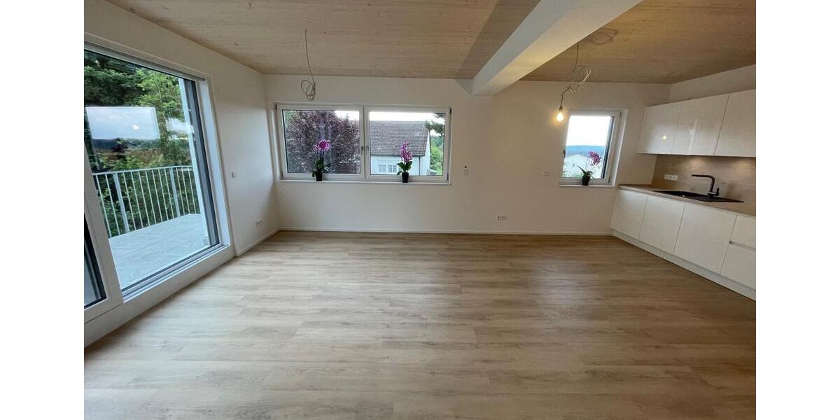 Etagenwohnung Irchenrieth - 3 Zimmer, 94 m&sup2;, 1.200&euro; | Angebot:26408105