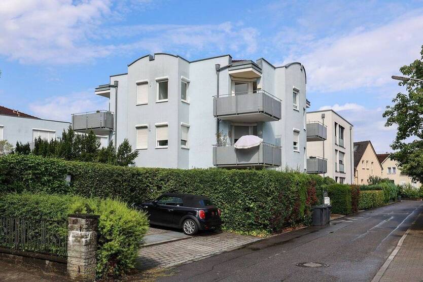 Gepflegte Wohnung mit Ostbalkon und ausgestatteter Küche