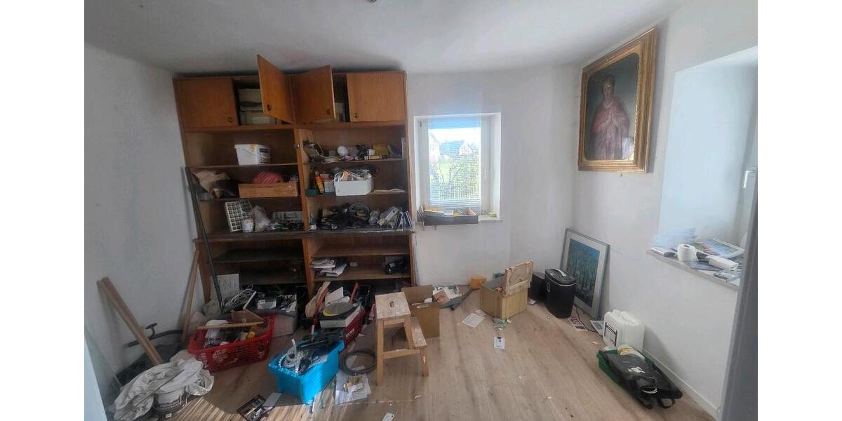 Einfamilienhaus Helmbrechts - 10 Zimmer, 200 m&sup2;, 170.000&euro; | Angebot:24239247