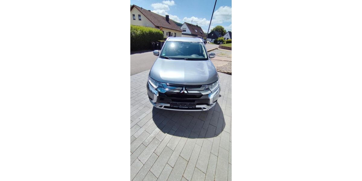 Mitsubishi Plug-in Hybrid Outlander 112.000 km 19.000 &euro; Kirchhundem 57399