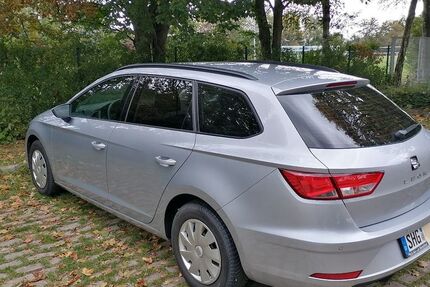 Seat Leon 53.644 km 12.400 € Bückeburg 31675