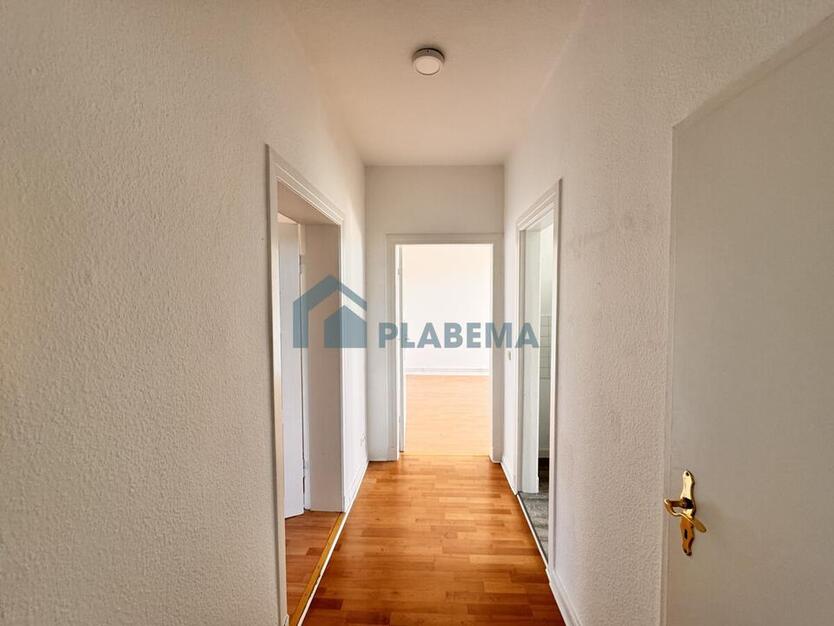 *Preissenkung* 3 Zimmer mit EBK - ideal als 2-er WG geeignet zimmer