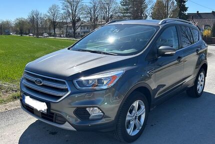 Ford Kuga 93.000 km 14.900 &euro; München 81375