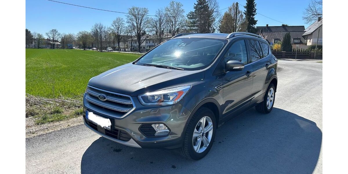 Ford Kuga 93.000 km 18.500 &euro; München 81375