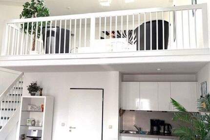 Erste Reihe moderne StudioWohnung über 2 Ebenen