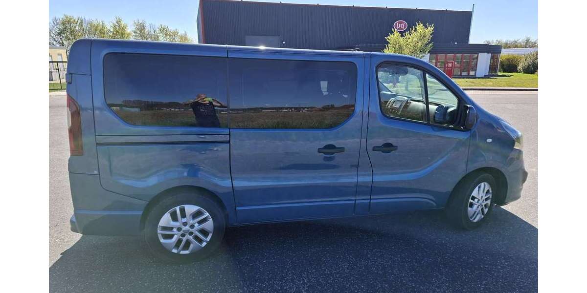 Opel Vivaro 204.500 km 11.500 &euro; Tessin 18195