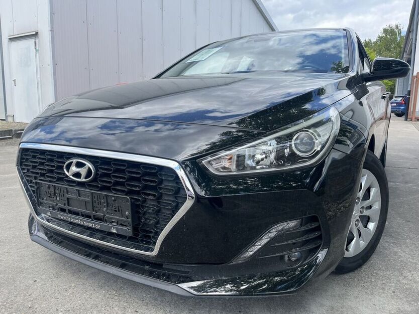i30