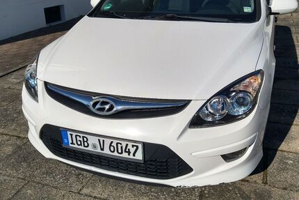 Hyundai i30 214.000 km 2.675 &euro; Sankt Ingbert 66386