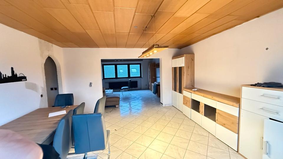 Etagenwohnung Elsdorf - 7 Zimmer, 125 m&sup2;, 1.750&euro; | Angebot:24682926