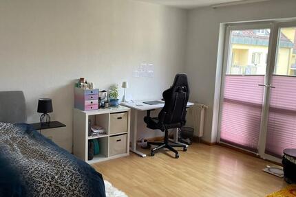 Helle und möblierte 1-Zimmer-Wohnung nahe U-Bahn Jakobinenstraße zimmer