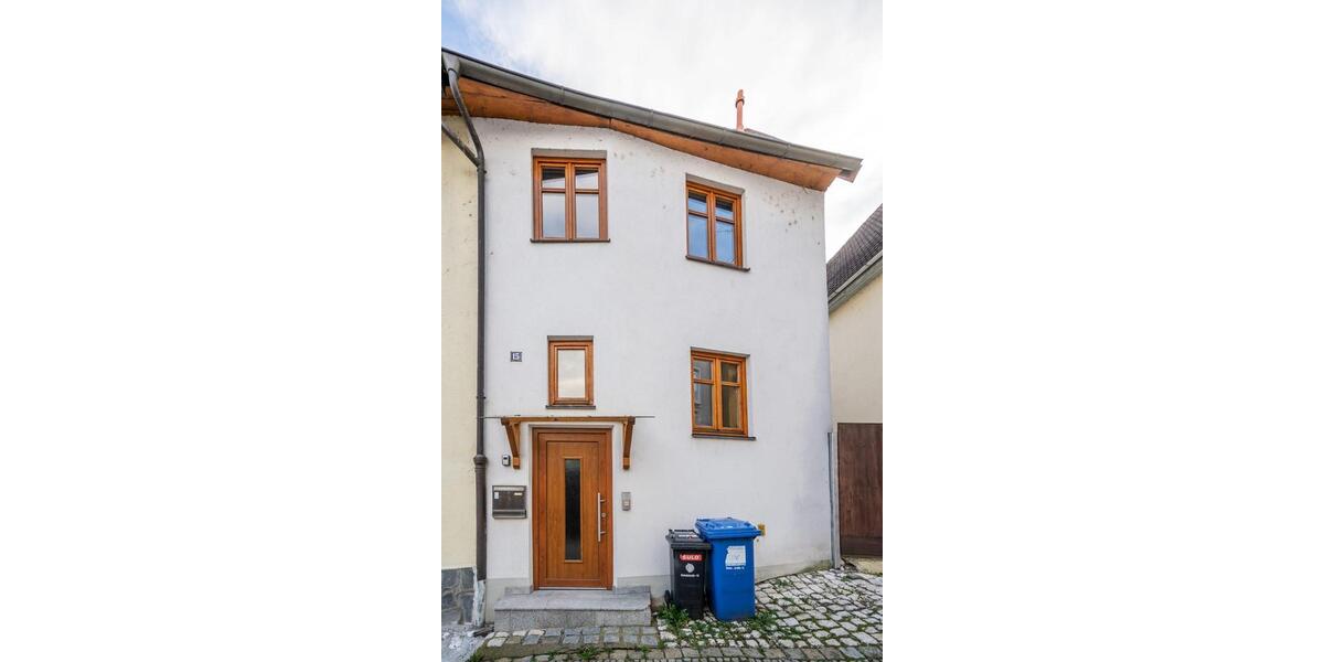 Wohnung und Haus in einem - saniertes Altstadthaus mit insgesamt 93m², EBK und Klimaanlage 3 zimmer