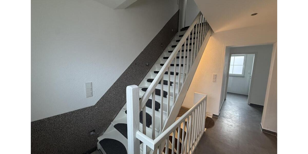 Einfamilienhaus Kerpen - 10 Zimmer, 245 m&sup2;, 3.000&euro; | Angebot:24689121