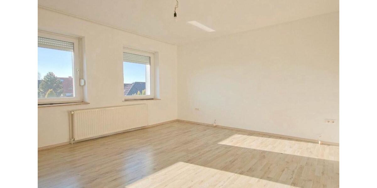 Dachgeschoßwohnung Hiddenhausen - 3 Zimmer, 90 m&sup2;, 780&euro; | Angebot:25393013