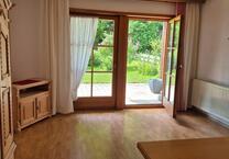 Möbelierte Wohnung mit Terrasse und Stellplatz