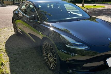 Tesla Model 3 139.000 km 20.000 &euro; Leuna 06237