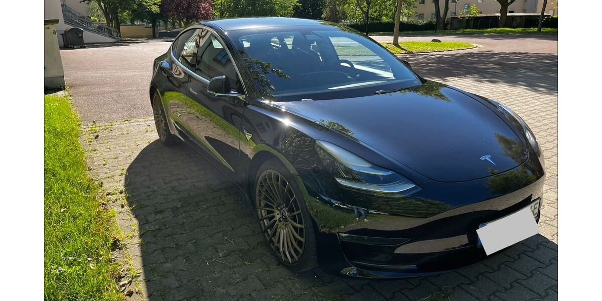 Tesla Model 3 139.000 km 20.000 &euro; Leuna 06237
