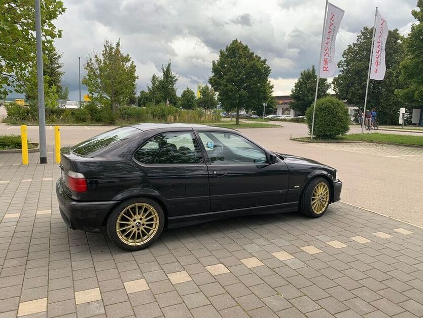 318