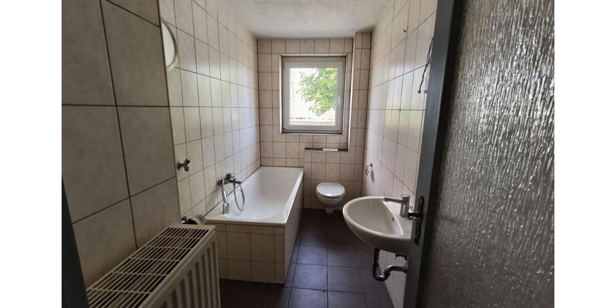Erdgeschoßwohnung Leuna - 3 Zimmer, 59 m&sup2;, 357&euro; | Angebot:25073333