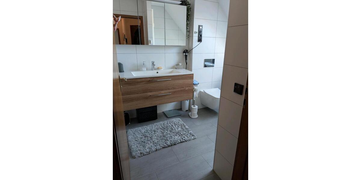 Dachgeschoßwohnung Herzogenaurach - 2.5 Zimmer, 64 m&sup2;, 275.000&euro; | Angebot:26704722