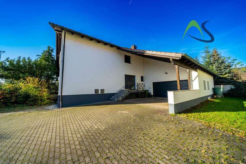 Haus zum Kaufen in Donaustauf 675.000 € 240 m² 6 zimmer