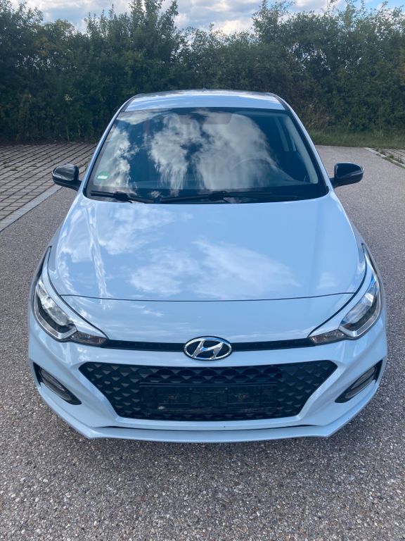 i20