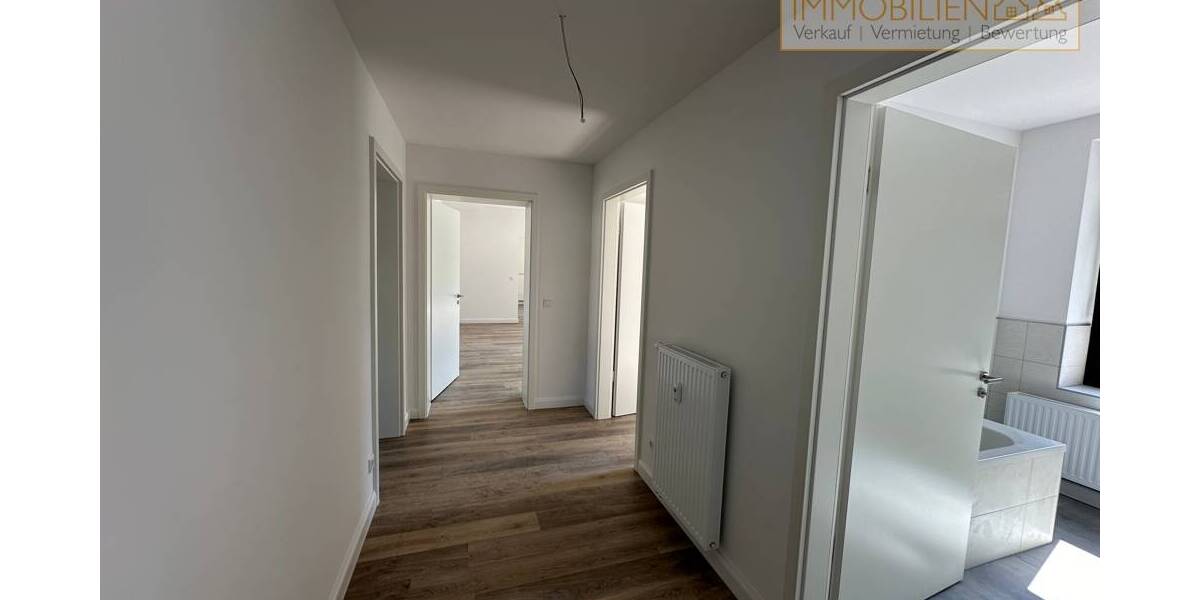 4 Zimmer Wohnung, Küche, Bad, Balkon und Terrasse, 2 PKW Stellplätze 4 zimmer