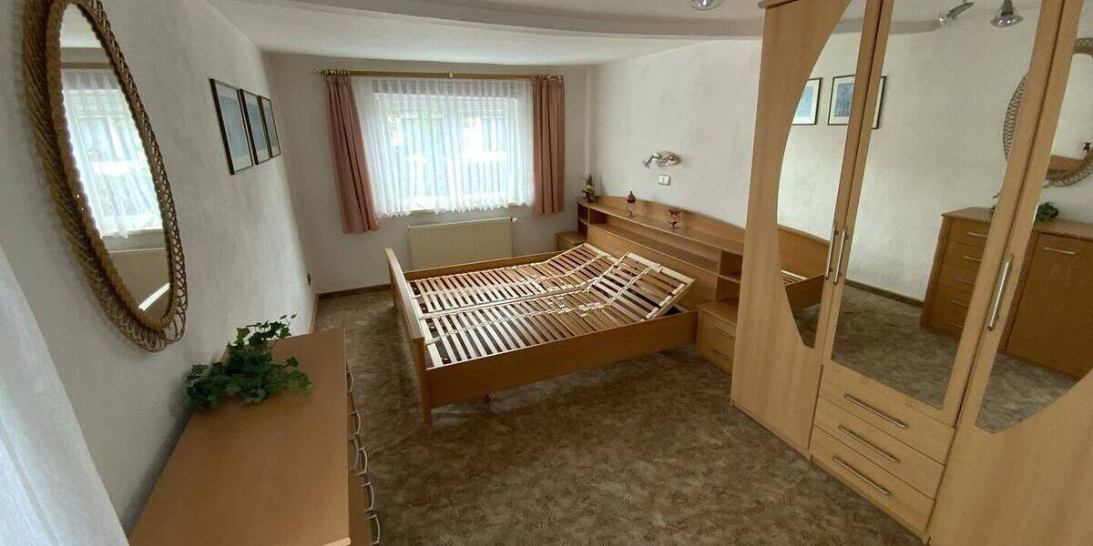 Einfamilienhaus Meiningen Henneberg - 4 Zimmer, 150 m&sup2;, 75.000&euro; | Angebot:25668482