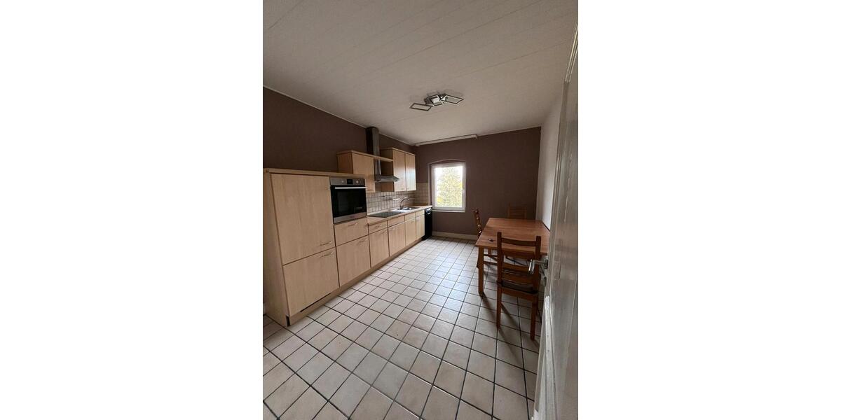 Dachgeschoßwohnung Hennef (Sieg) - 3 Zimmer, 120 m&sup2;, 1.200&euro; | Angebot:26286790