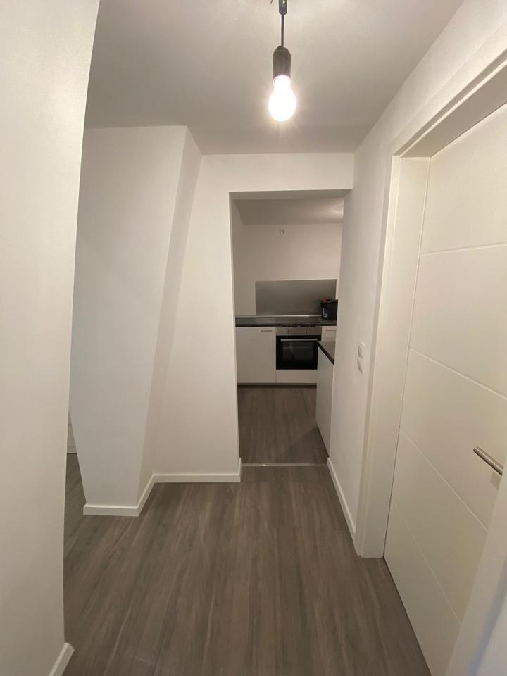 Helle 2-Zimmer-Wohnung mit offener Wohnküche & Abstellraum in NW zimmer