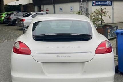 Porsche Panamera 180.000 km 22.999 &euro; Oberhausen 46049