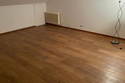 Zu VERMIETEN. Wohnung mit 4 Zimmern mit Balkon 4 zimmer