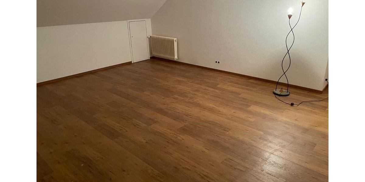 Zu VERMIETEN. Wohnung mit 4 Zimmern mit Balkon 4 zimmer